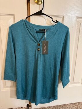 NWT Qfeefan Teal 3/4 Sleeve Henley Tunic Top Small